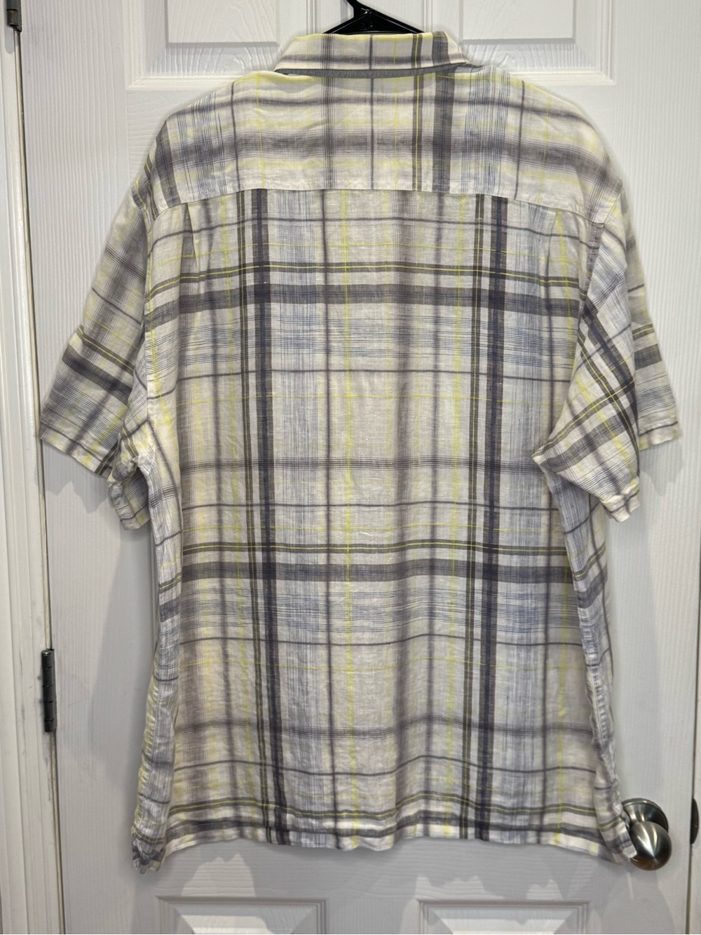Tommy Bahama Men's XLX 100% Linen Grey Yellow Plaid Short Sleeve Button Down - Picture 3 of 6